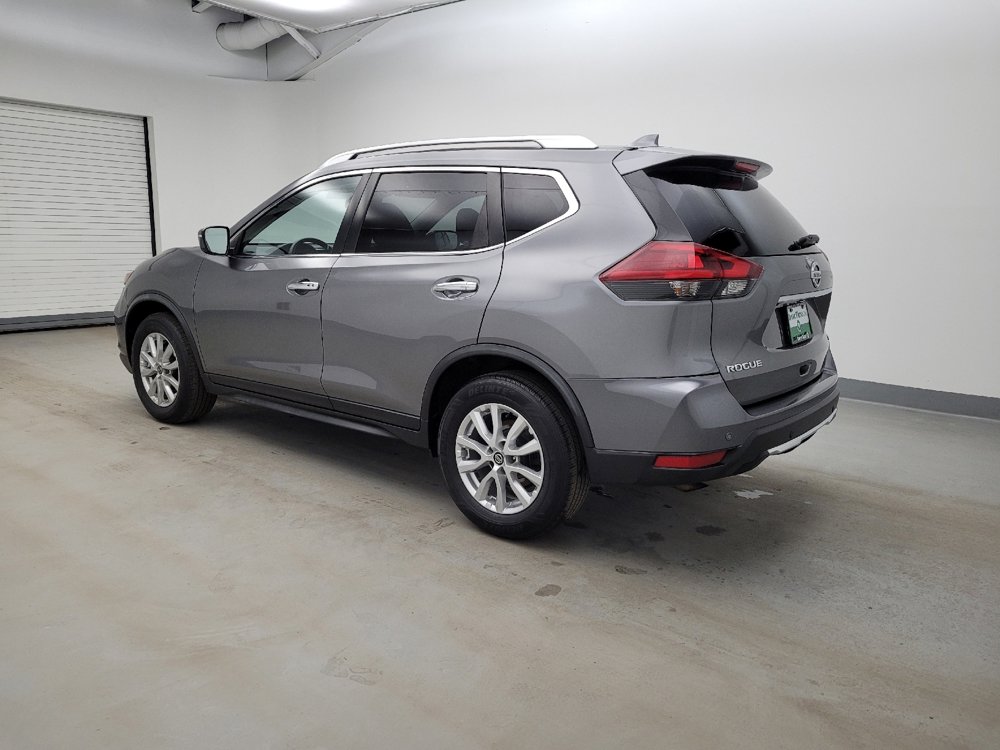 Used 2020 Nissan Rogue SV image 3