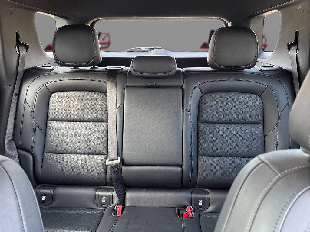 Used 2025 Chevrolet Equinox LT w/ Convenience Package II image 21