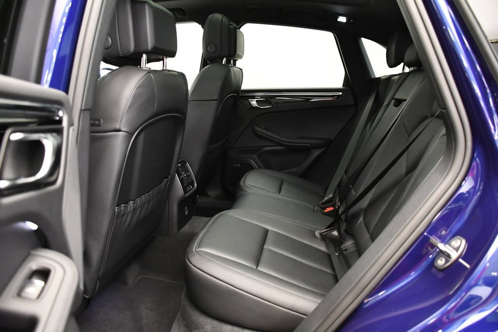 Certified 2026 Porsche Macan AWD/4WD image 45
