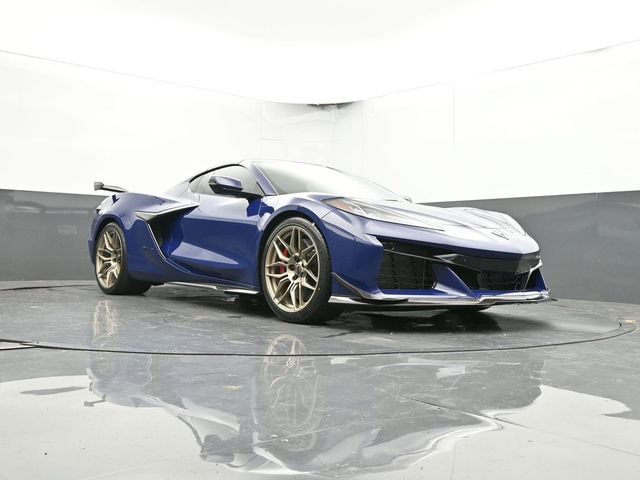 Used 2025 Chevrolet Corvette Z06 w/ Z07 Performance Package RWD image 35
