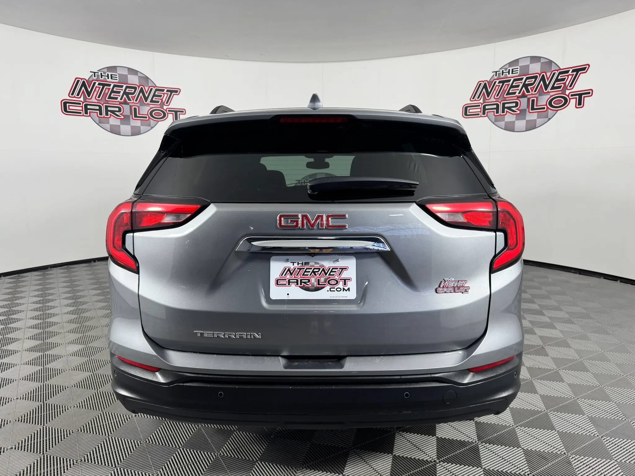 Used 2020 GMC Terrain SLE w/ Driver Convenience Package FWD image 6