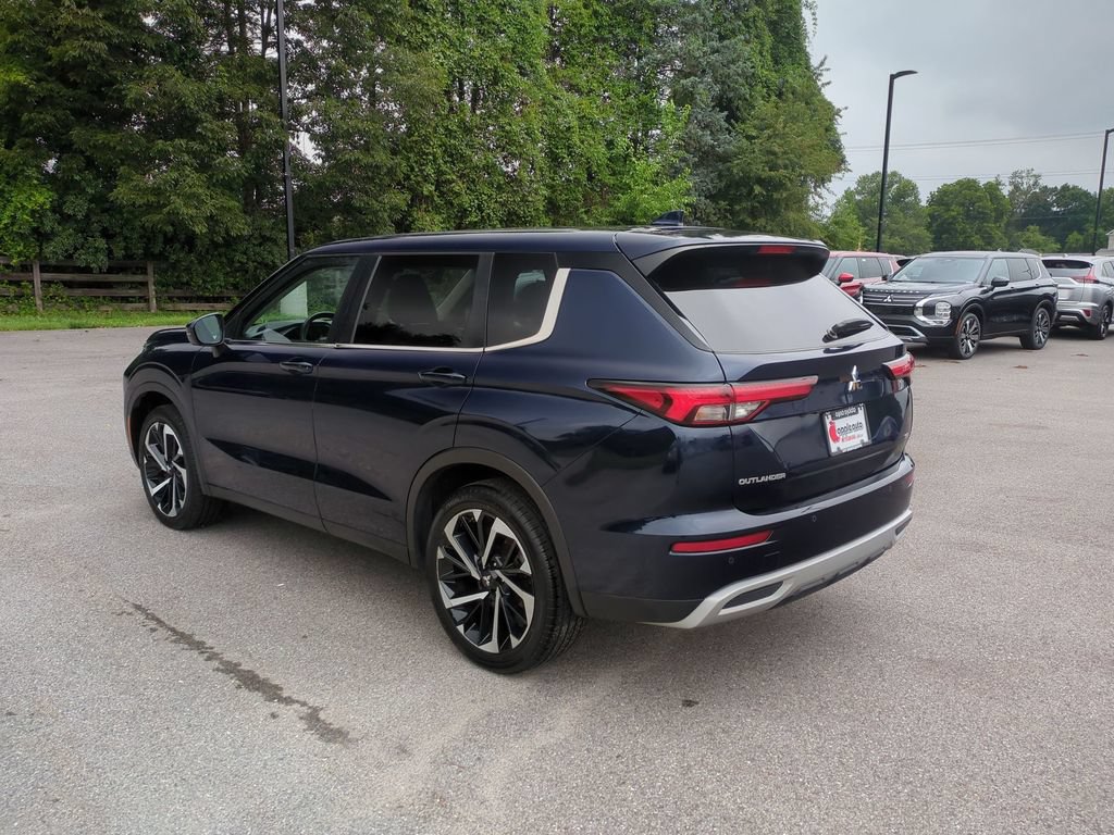 Used 2024 Mitsubishi Outlander AWD image 6