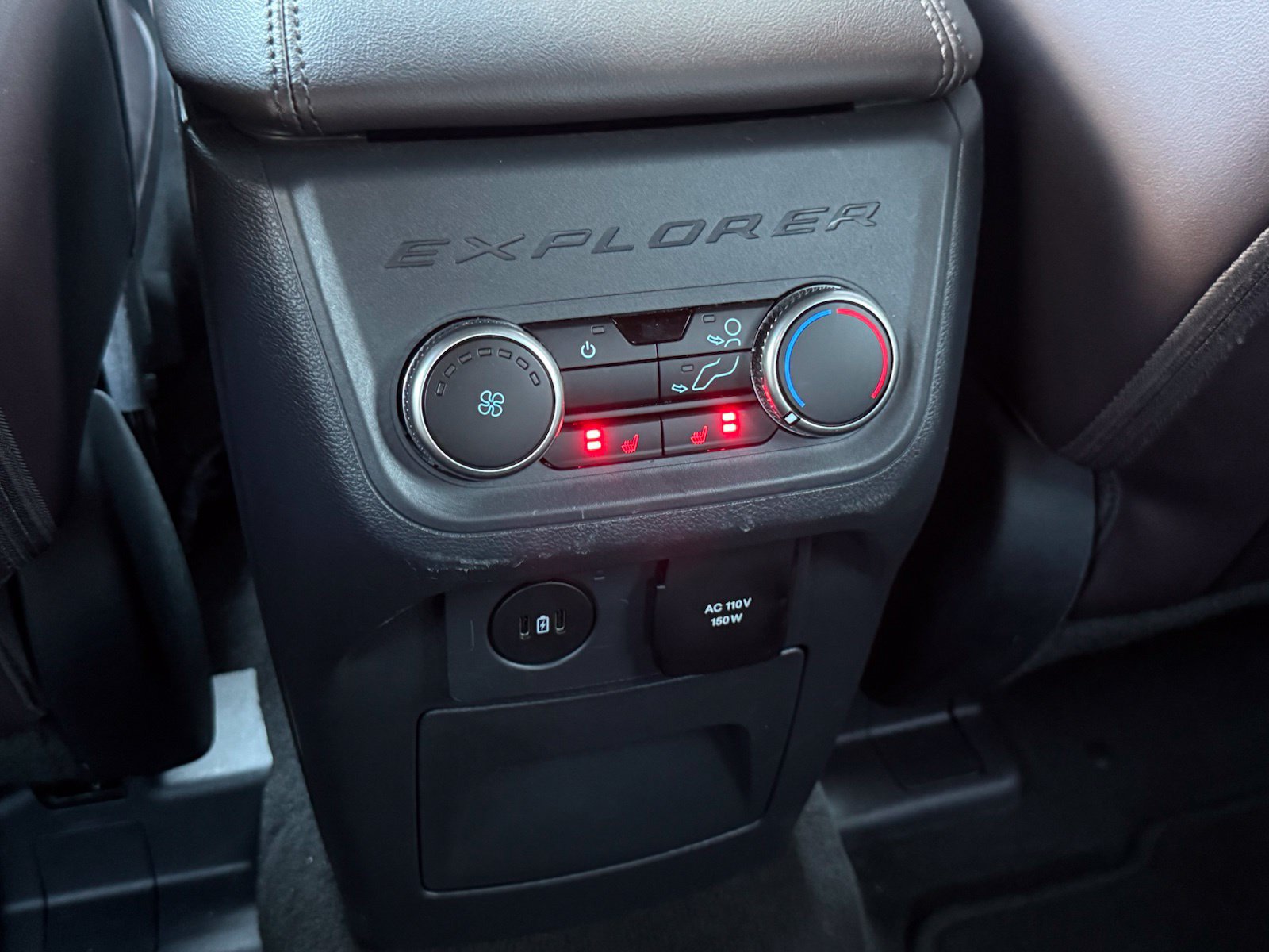 Used 2025 Ford Explorer Platinum w/ LUX Leather Package AWD/4WD image 17