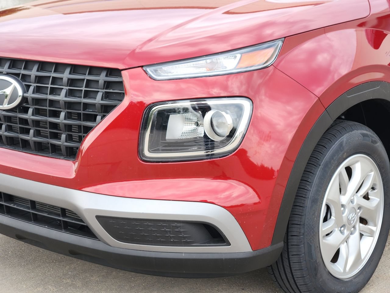 Used 2025 Hyundai Venue SE FWD image 6