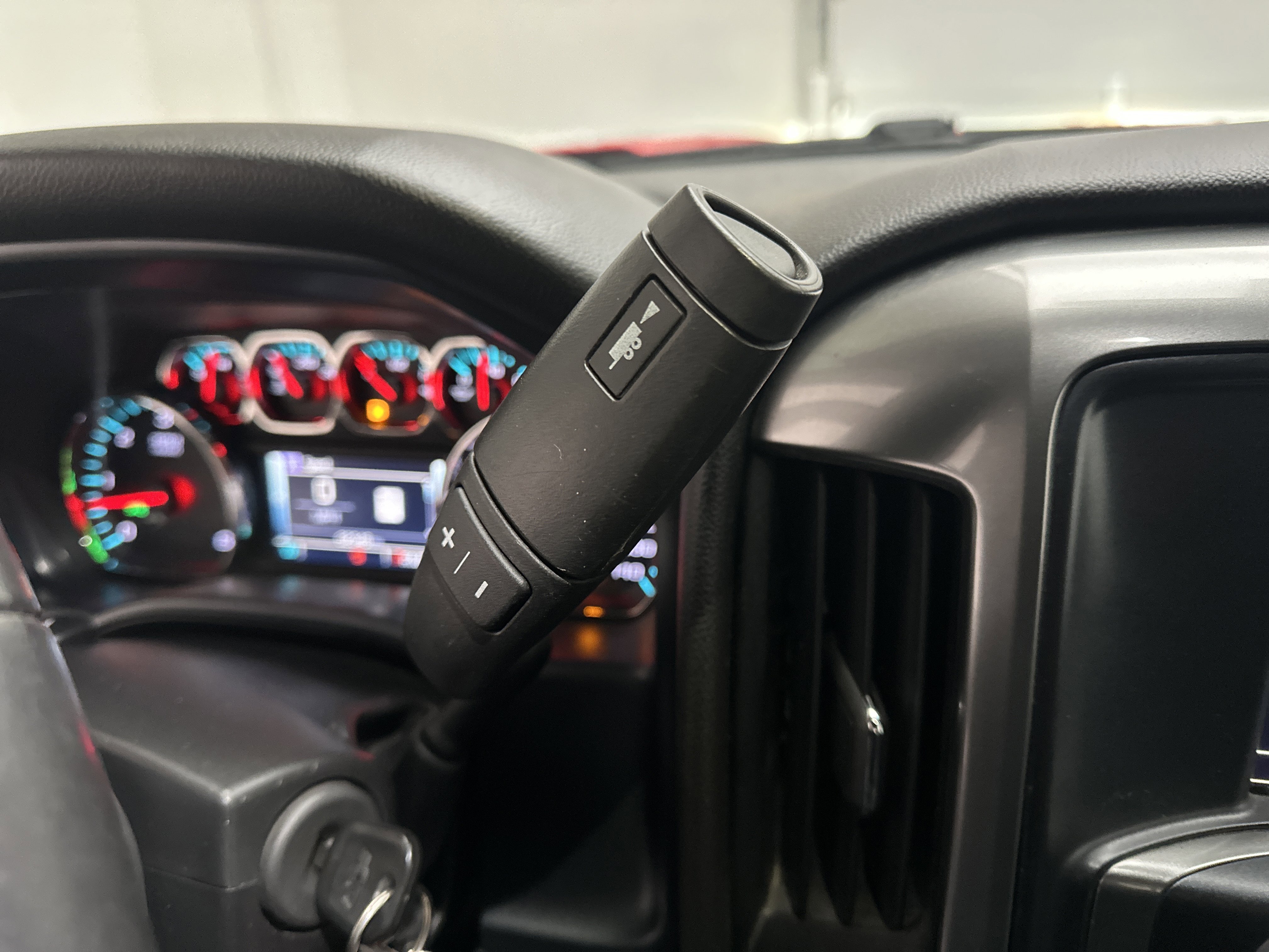 Used 2018 Chevrolet Silverado 1500 LT image 35