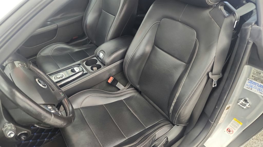 Used 2010 Jaguar XKR R RWD image 15