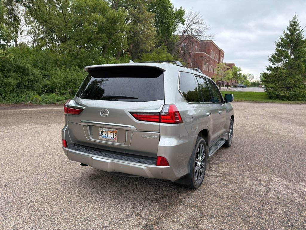 Used 2021 Lexus LX 570 4WD w/ Luxury Package image 25