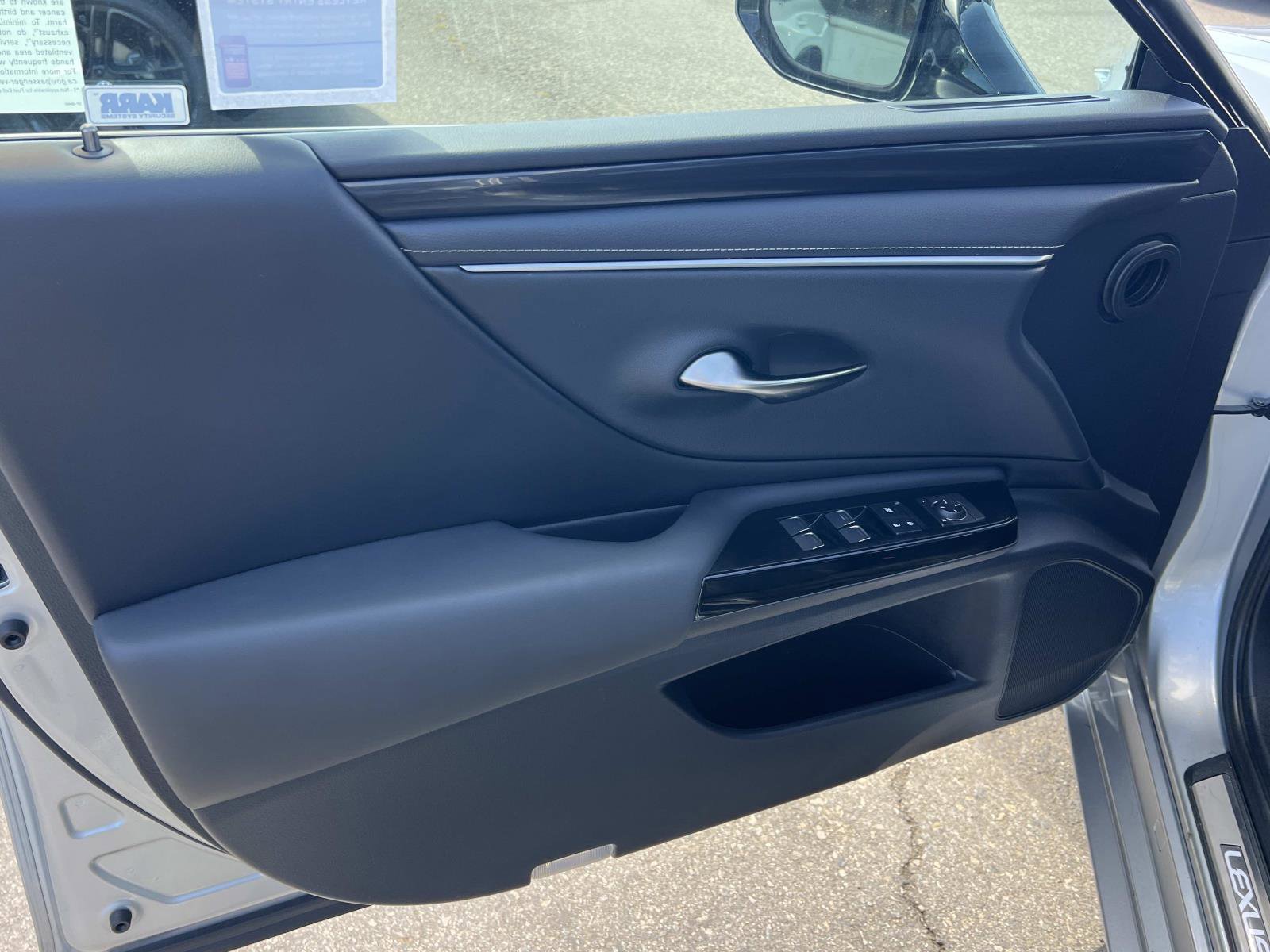 Used 2023 Lexus ES 350 w/ Accessory Package (Z1) image 6