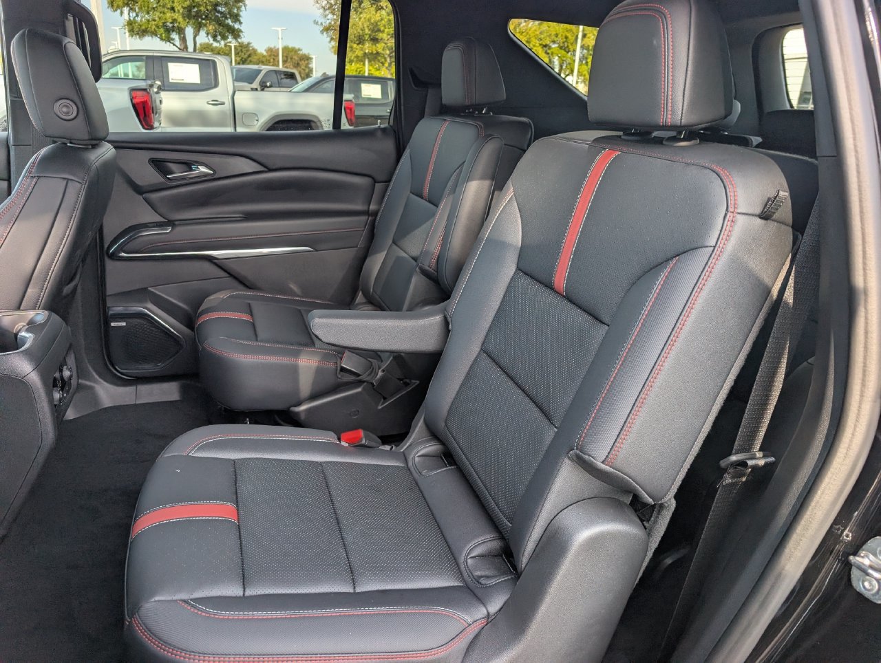 Used 2026 Chevrolet Traverse RS w/ LPO, Floor Liner Package FWD image 27