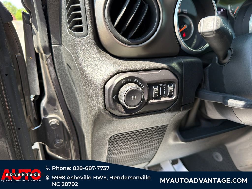 Used 2018 Jeep Wrangler Unlimited Sport S AWD/4WD image 13