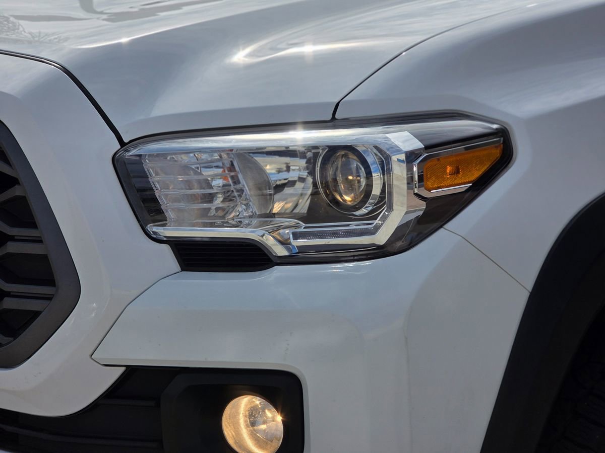 Used 2022 Toyota Tacoma TRD Off-Road w/ Technology Package AWD/4WD image 8