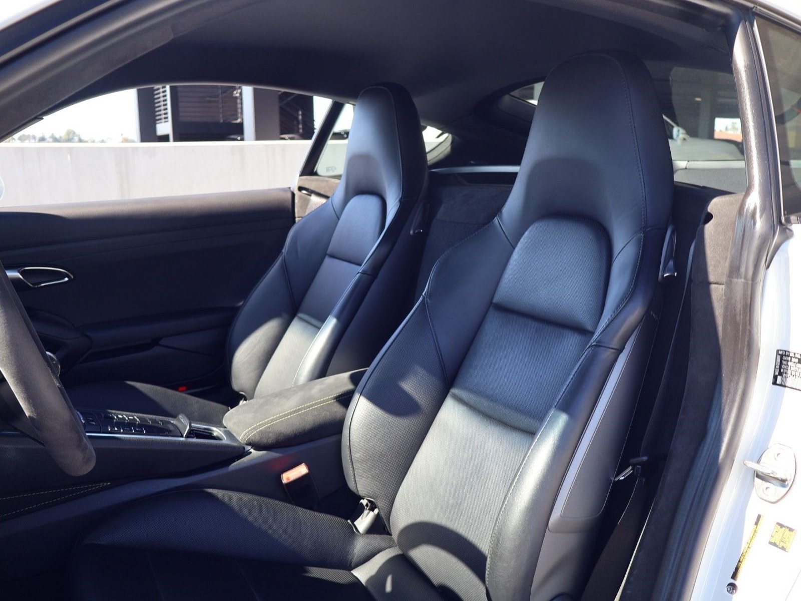 Certified 2018 Porsche 718 Cayman RWD image 5