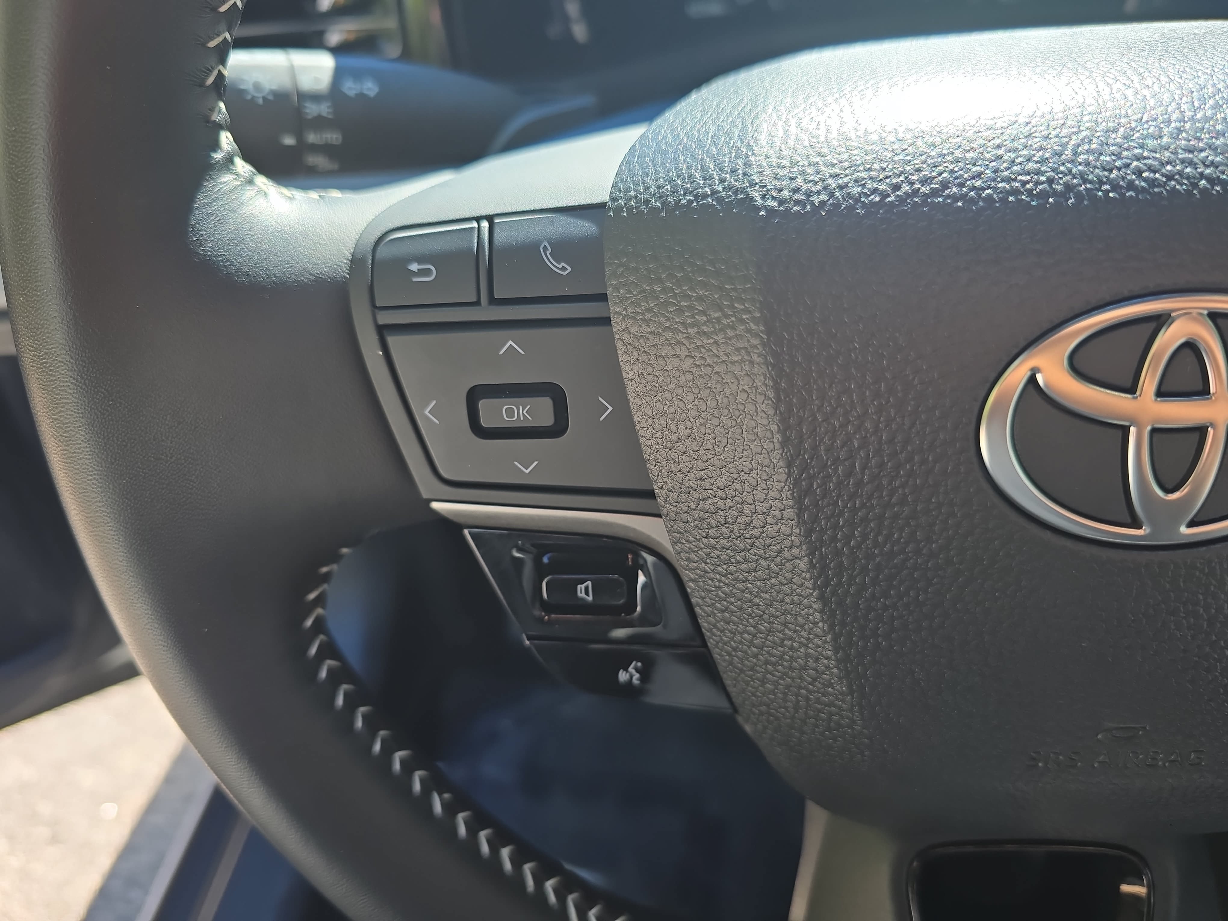 Used 2026 Toyota Camry SE w/ Convenience Package FWD image 16