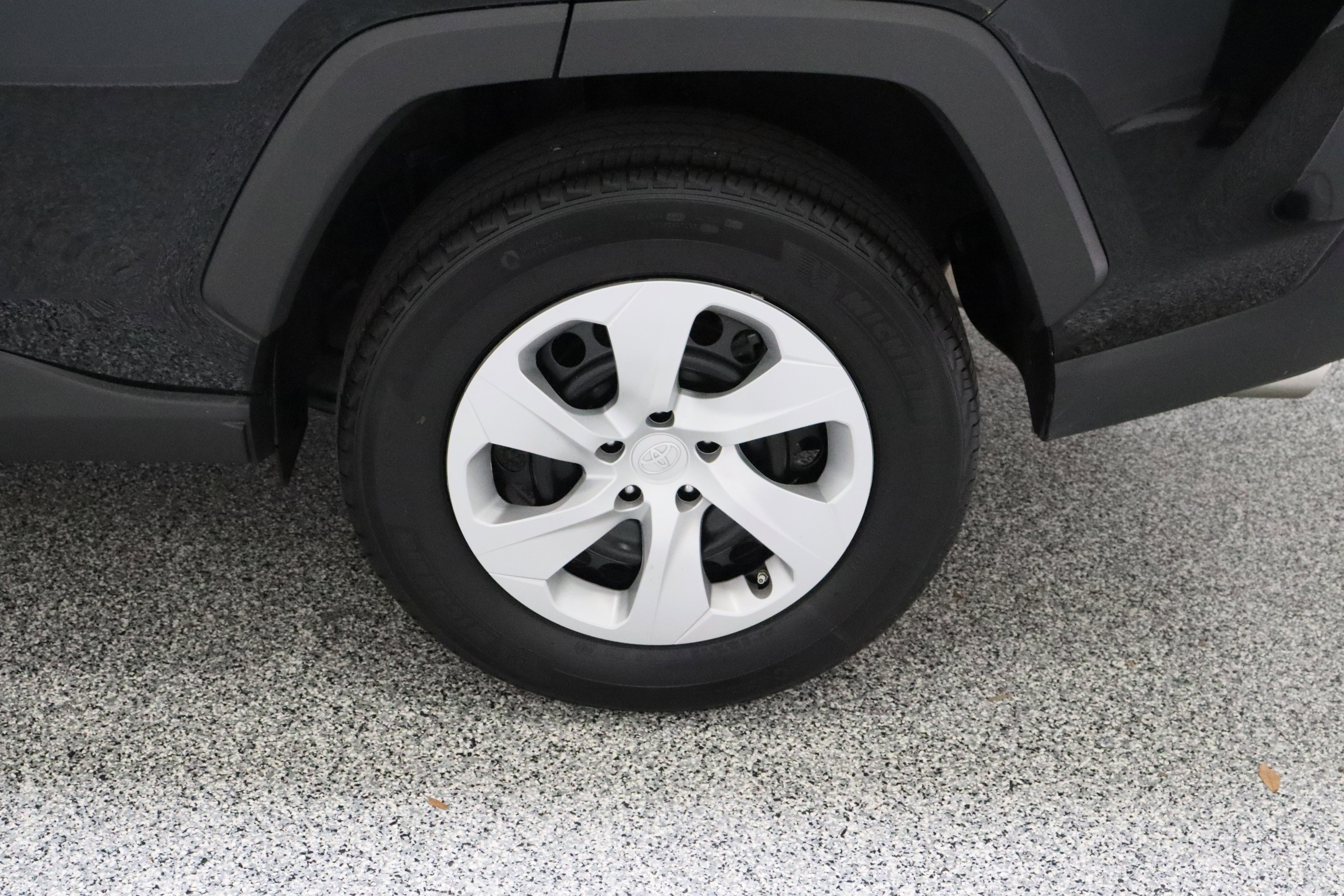 Used 2025 Toyota RAV4 LE FWD image 10