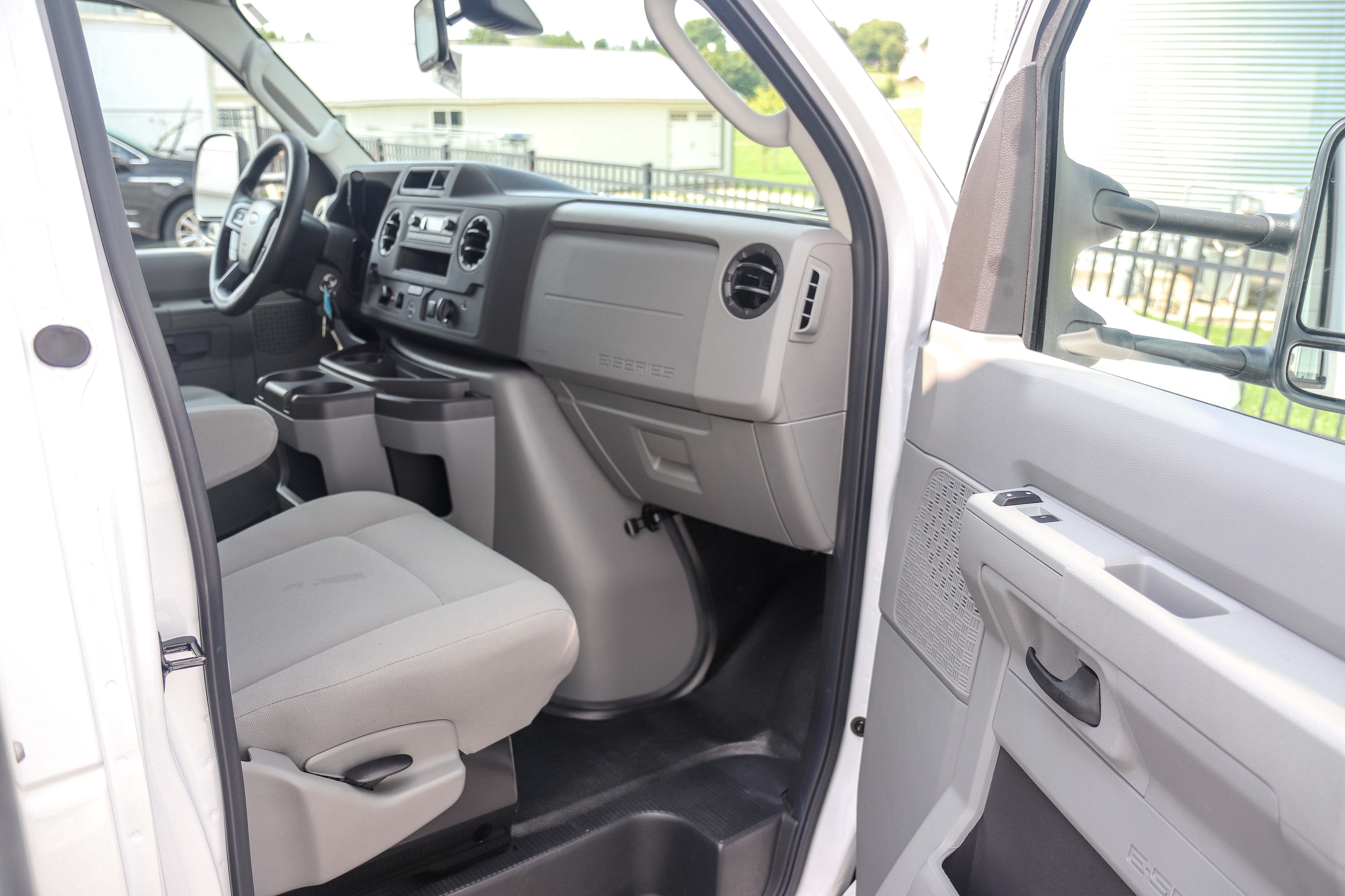 Used 2024 Ford E-450 and Econoline 450 Super Duty w/ Driver's Safety Package RWD image 11