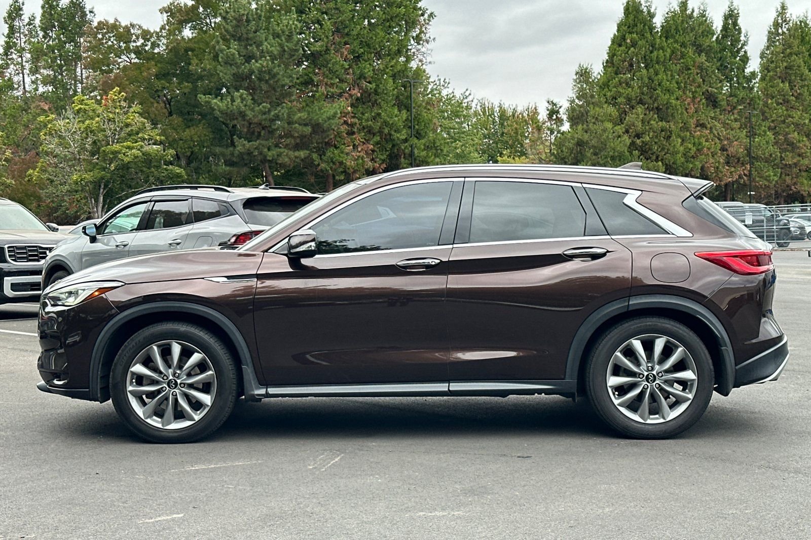Used 2020 INFINITI QX50 Luxe w/ Navigation Package FWD image 7