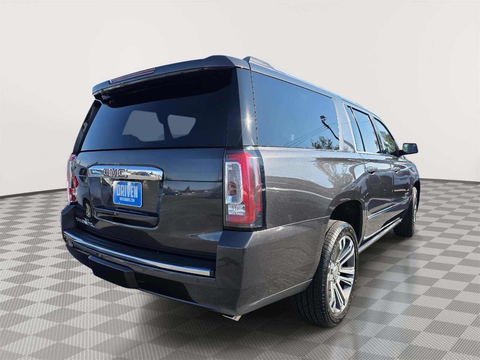 Used 2018 GMC Yukon XL Denali w/ Denali Ultimate Package AWD/4WD image 4