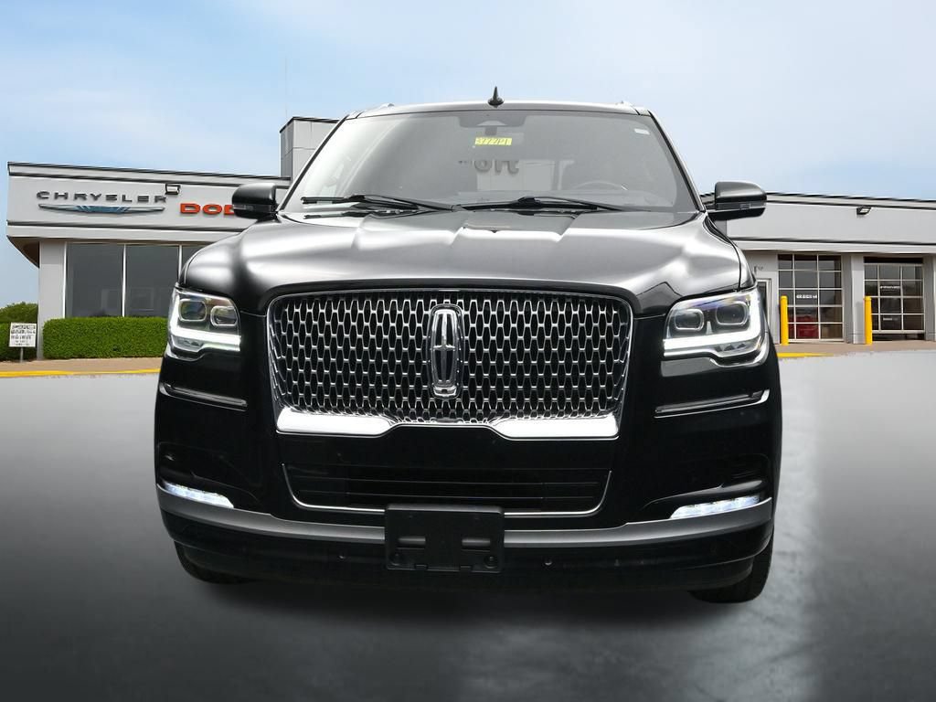 Used 2023 Lincoln Navigator Reserve AWD/4WD image 8