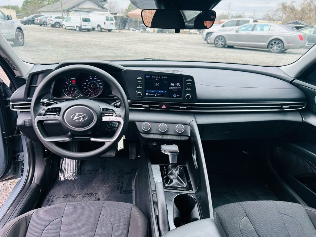 Used 2021 Hyundai Elantra SE image 24