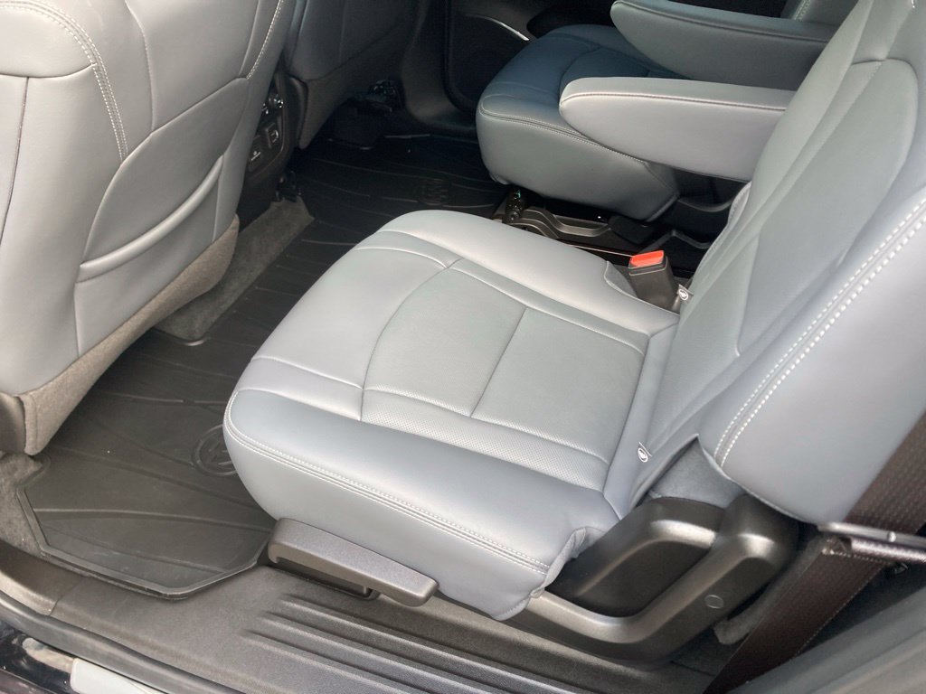 Used 2024 Buick Enclave Premium w/ Trailering Package, 5000 lbs. AWD/4WD image 15