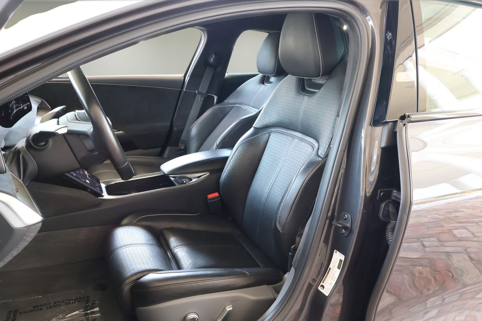 Used 2022 Lucid Air Grand Touring image 12