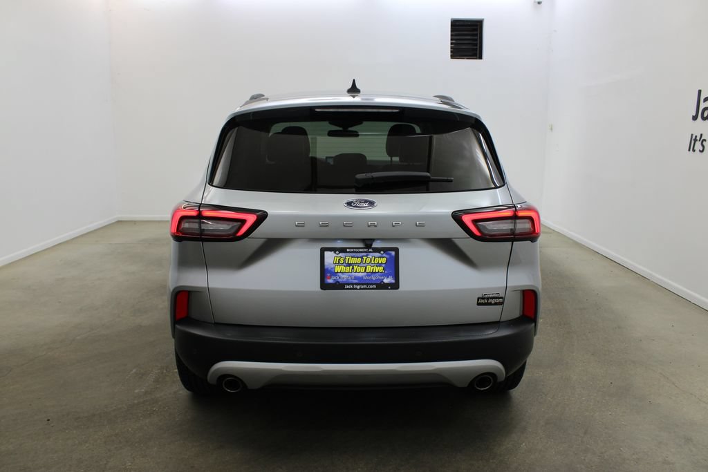 Used 2023 Ford Escape SE FWD image 4