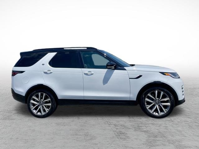 Certified 2025 Land Rover Discovery Dynamic SE AWD/4WD image 4