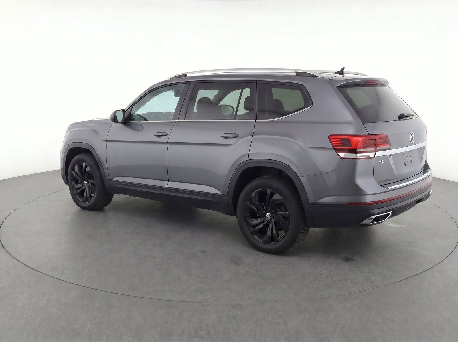 Used 2023 Volkswagen Atlas SE w/ Black Wheel Package AWD/4WD image 5