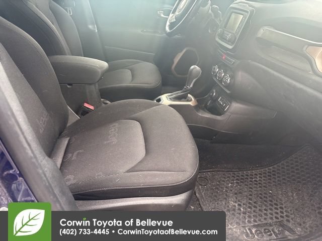 Used 2016 Jeep Renegade Latitude w/ Cold Weather Group AWD/4WD image 41