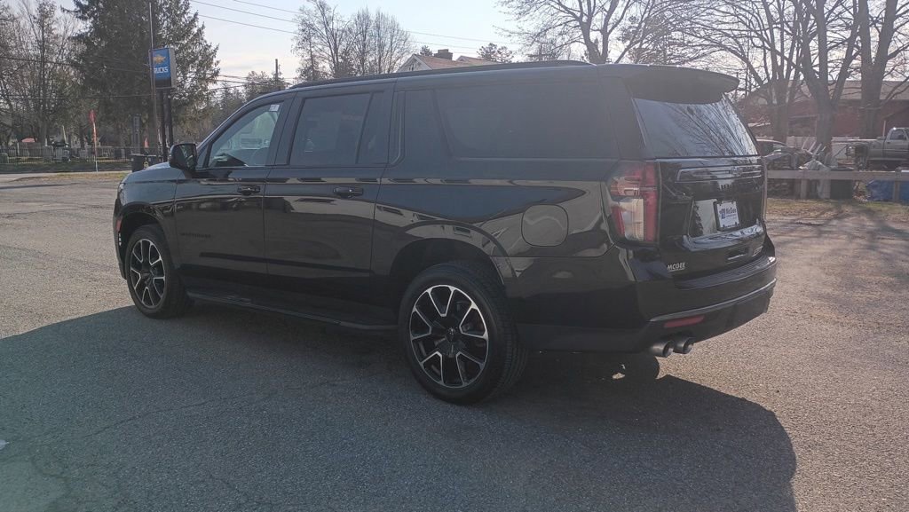 Used 2022 Chevrolet Suburban RST w/ Sport Performance Package AWD/4WD image 5