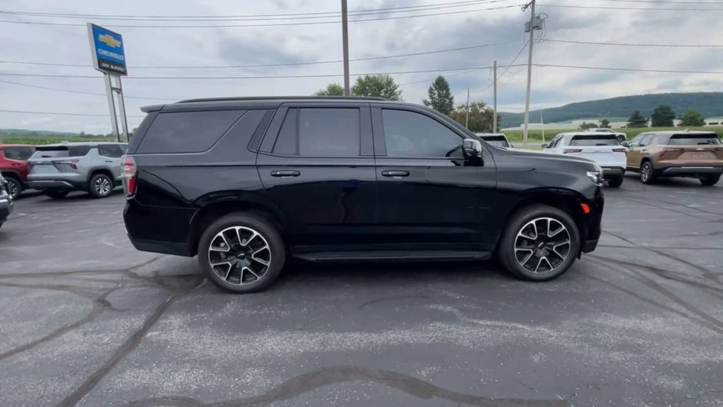 Used 2022 Chevrolet Tahoe RST w/ Luxury Package AWD/4WD image 9