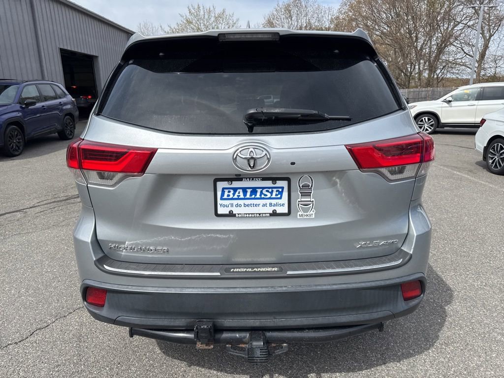 Used 2018 Toyota Highlander XLE AWD/4WD image 7