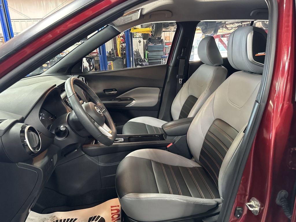 Used 2023 Nissan Kicks SR w/ SR Premium Package image 12