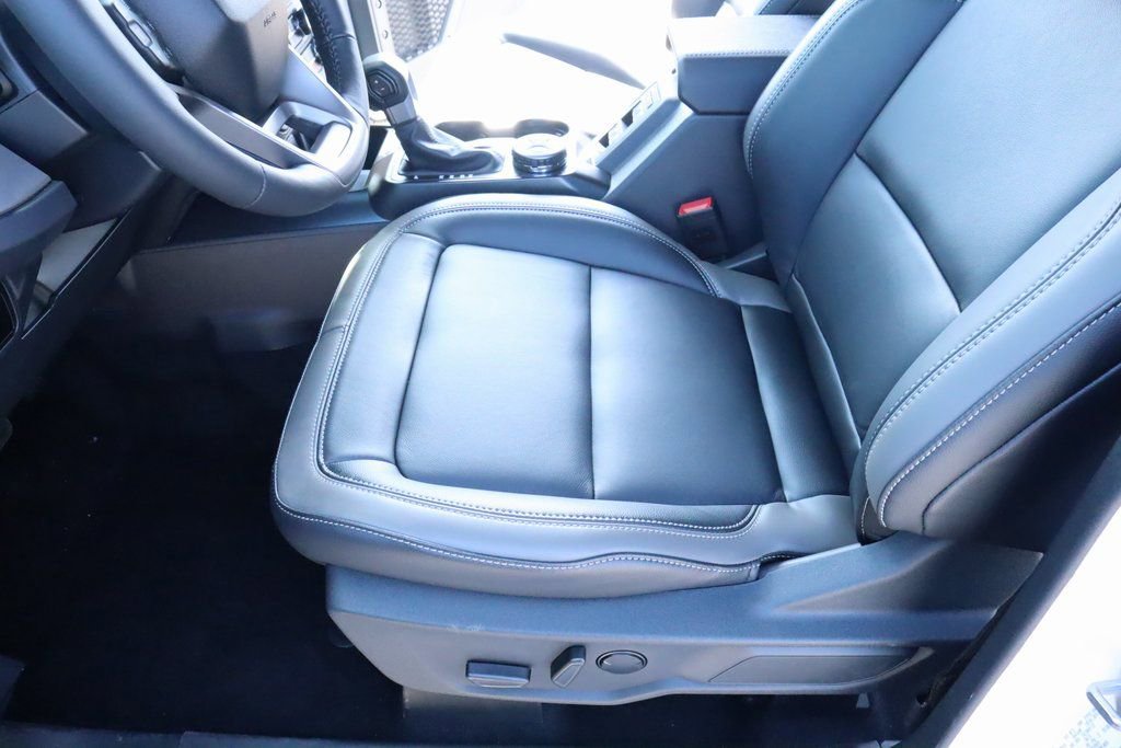 New 2025 Ford Bronco Outer Banks image 12