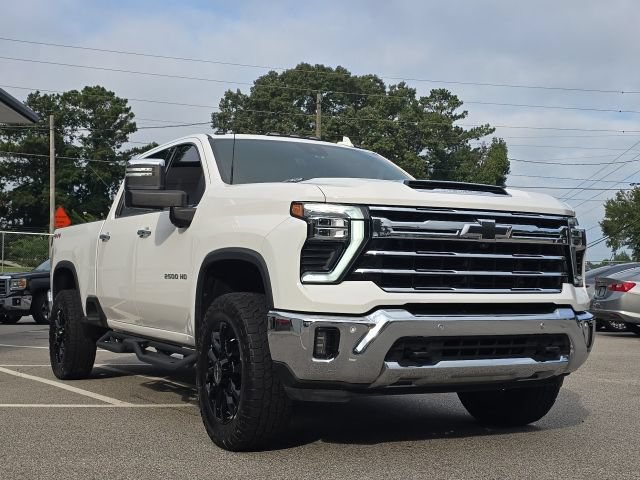 Used 2025 Chevrolet Silverado 2500 LTZ w/ LTZ Convenience Package AWD/4WD image 7