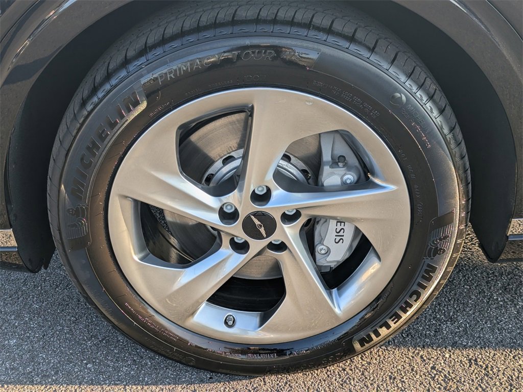 Used 2026 Genesis GV70 2.5T Select image 11