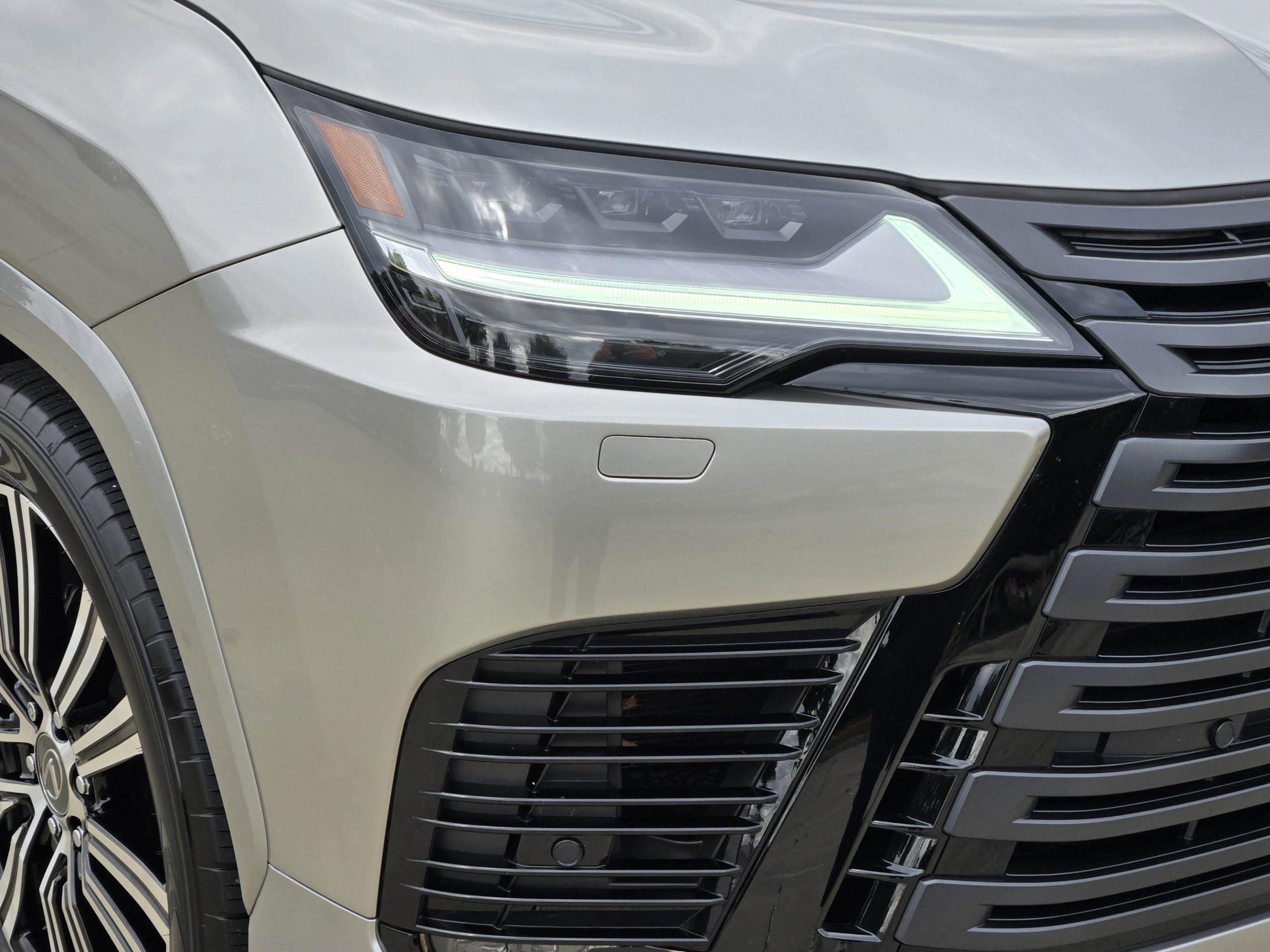 Used 2023 Lexus LX 600 4WD w/ Appearance Package image 36