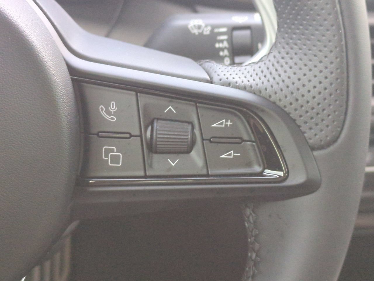 New 2025 Alfa Romeo Giulia w/ Driving Assist Package RWD image 24