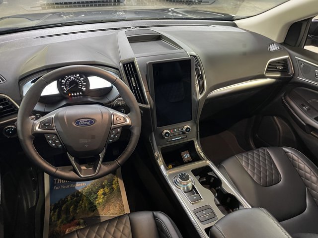 Used 2023 Ford Edge Titanium w/ Class II Trailer Tow Package AWD/4WD image 16