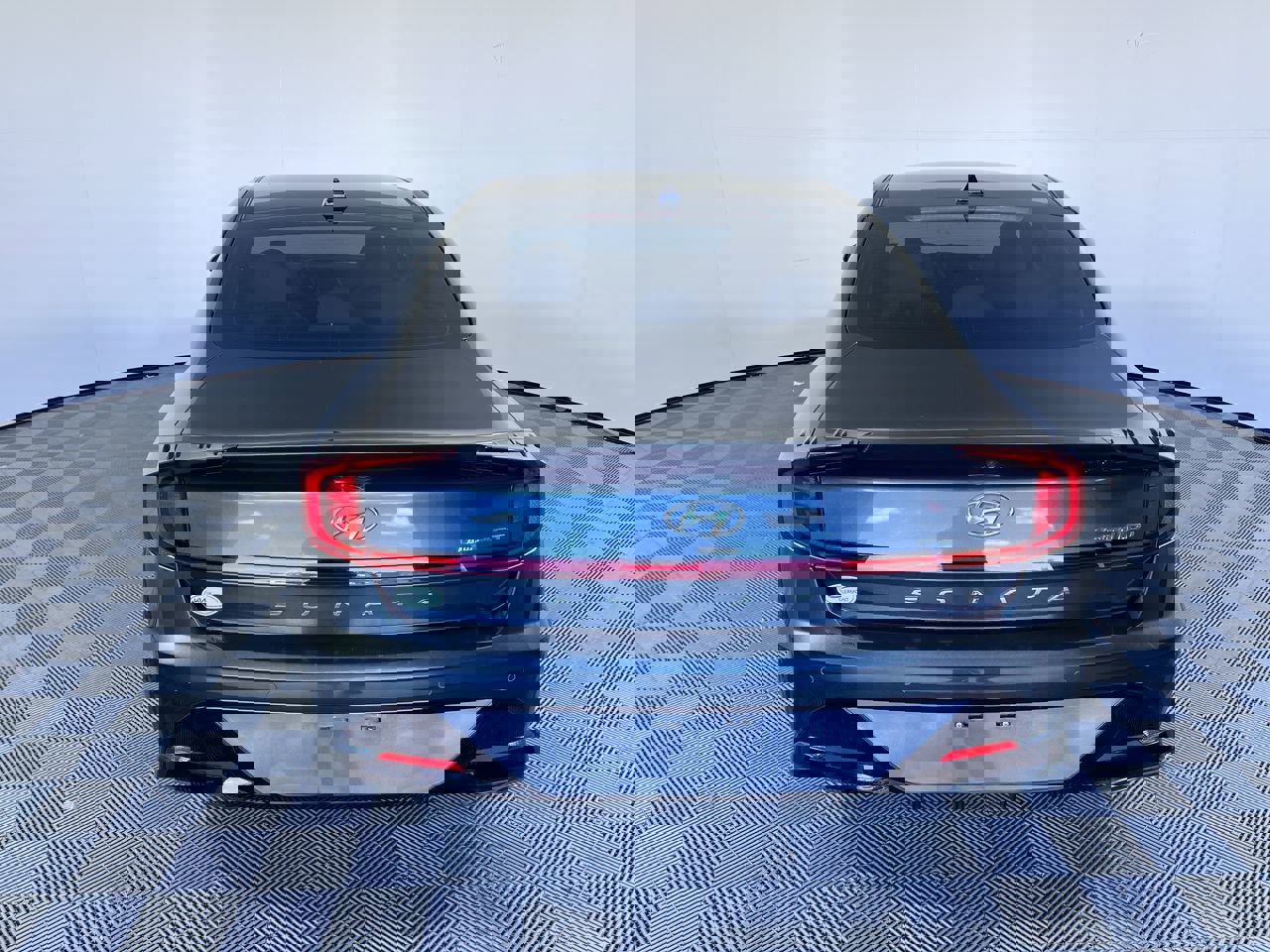 Used 2021 Hyundai Sonata Limited w/ Preferred Accessory Package FWD image 4