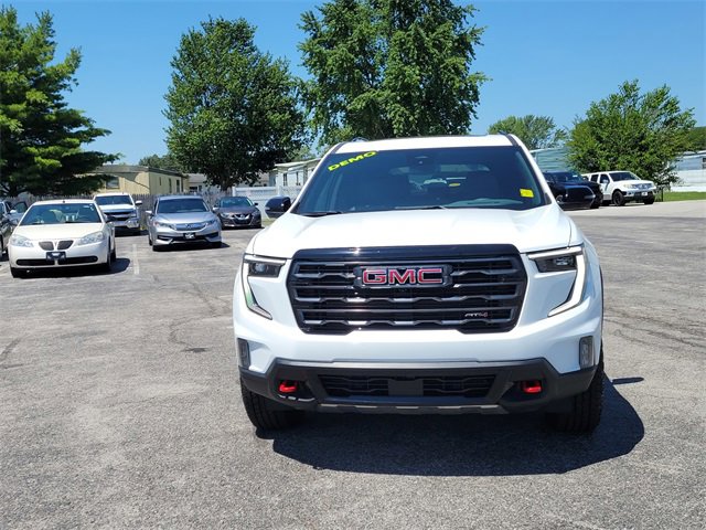 New 2025 GMC Acadia AT4 w/ Luxury Package image 10