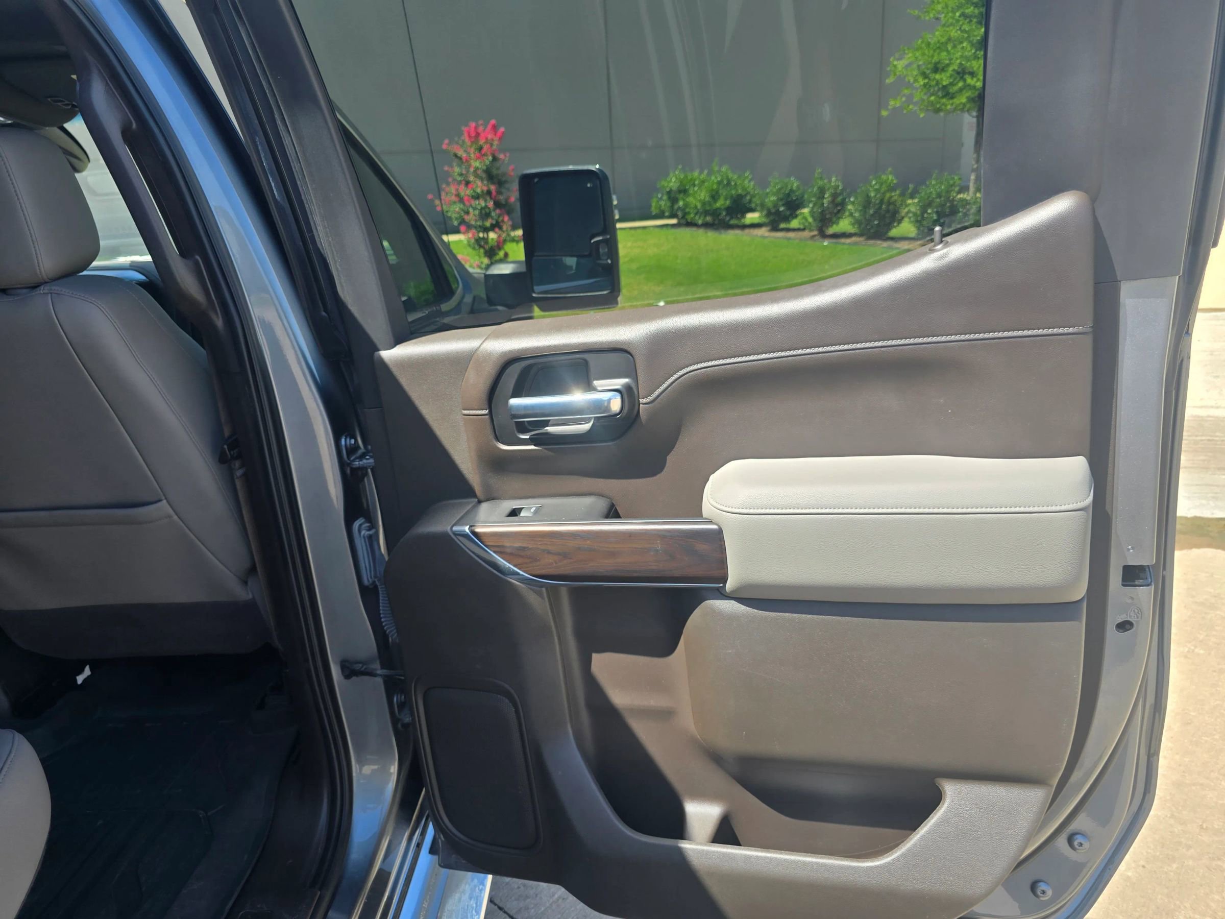 Used 2021 GMC Sierra 1500 SLT image 16