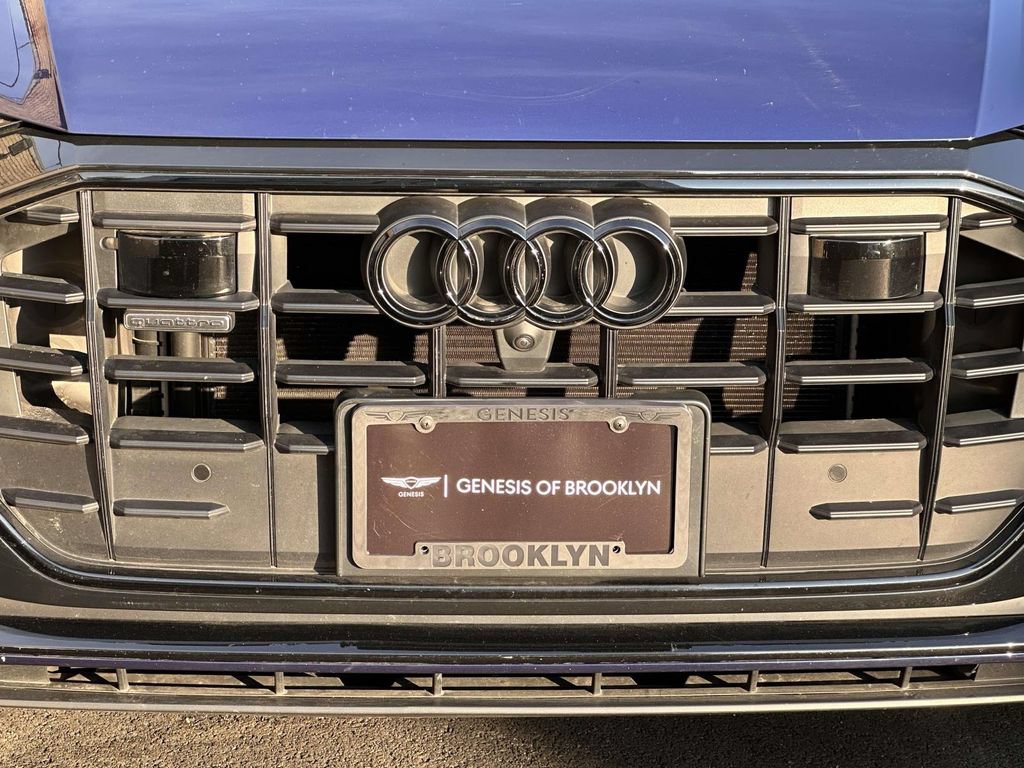 Used 2021 Audi Q8 Prestige AWD/4WD image 9
