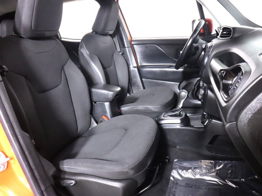 Used 2019 Jeep Renegade Altitude w/ Quick Order Package 2XM FWD image 37