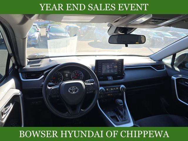 Used 2021 Toyota RAV4 XLE image 11