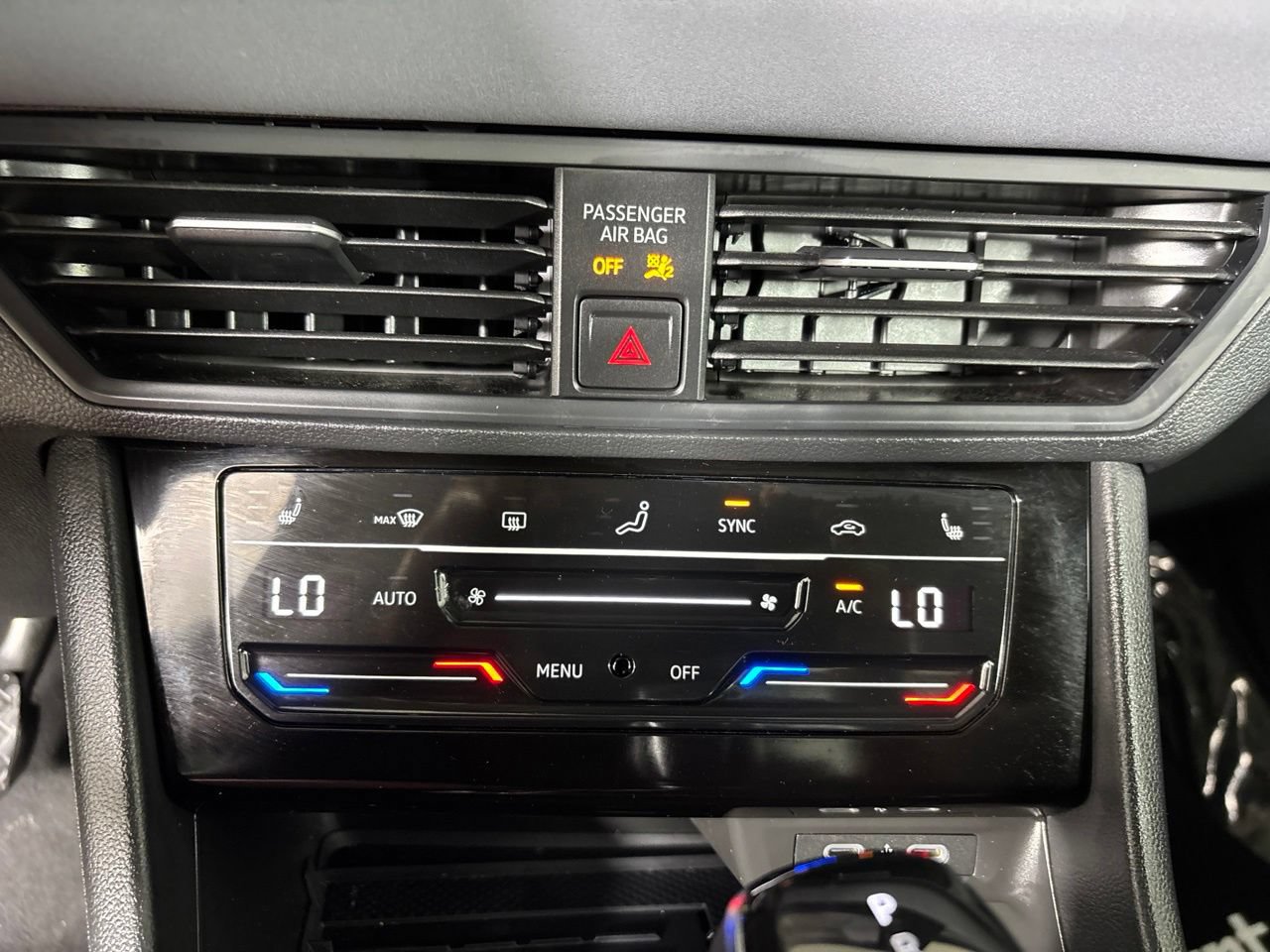 Used 2026 Volkswagen Jetta SE FWD image 20