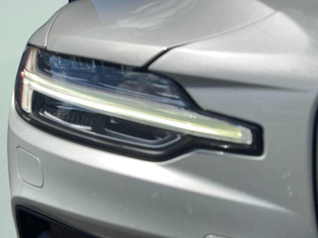 Used 2020 Volvo S60 T6 R-Design AWD/4WD image 23