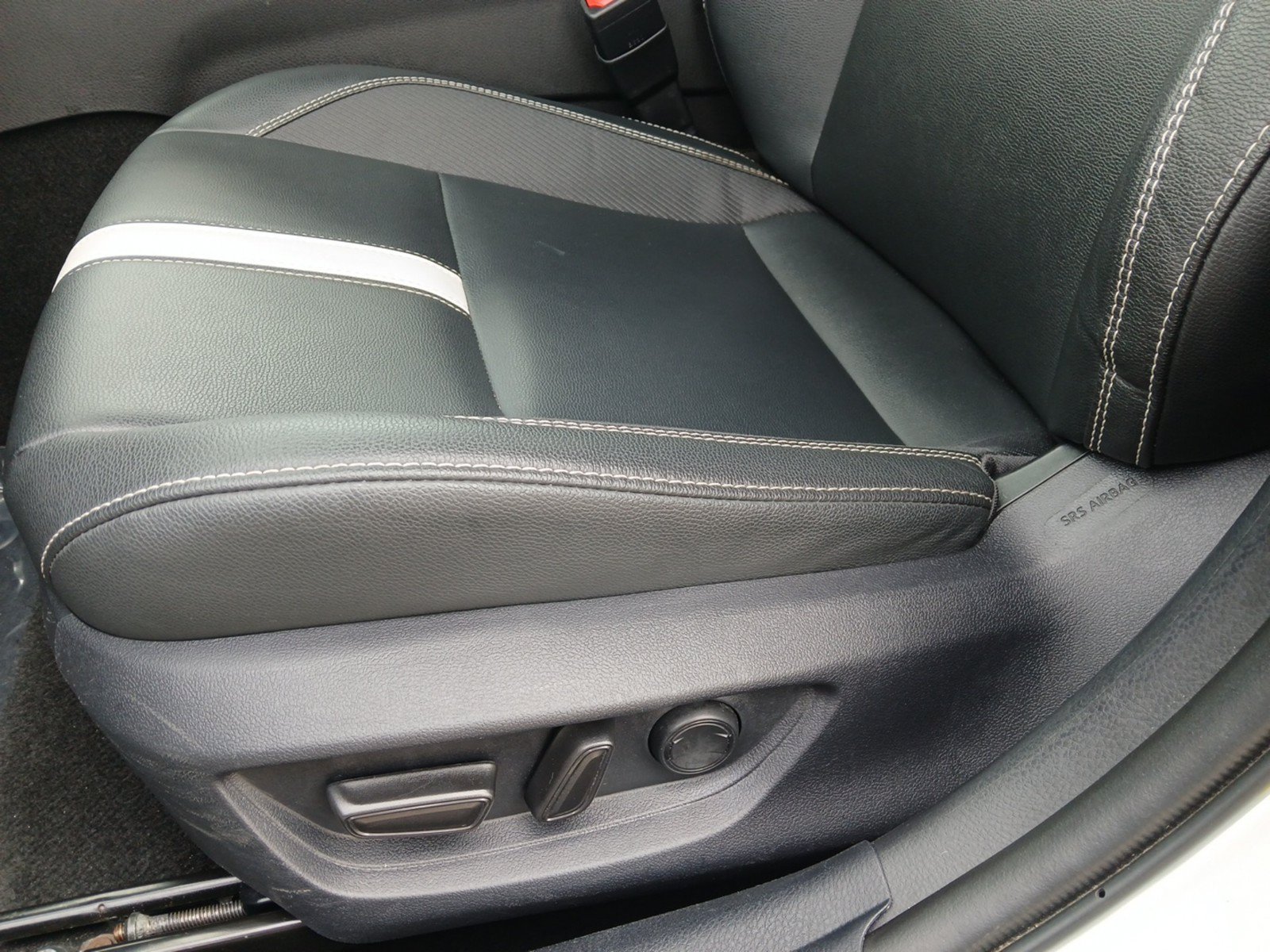 Used 2025 Toyota Camry SE FWD image 19