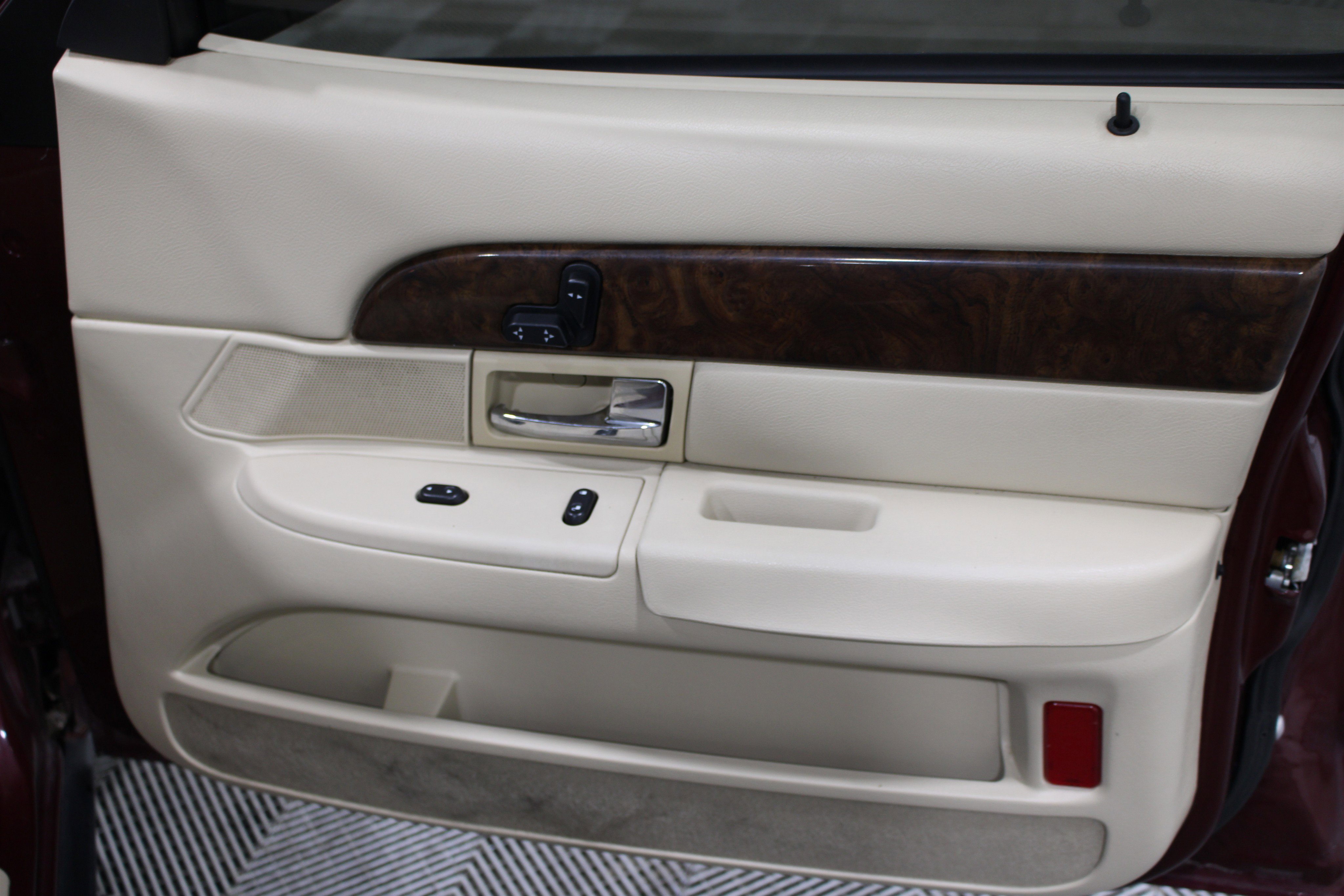 Used 2007 Mercury Grand Marquis LS image 22