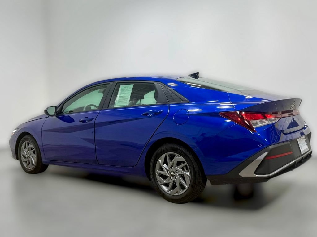 Used 2024 Hyundai Elantra SEL FWD image 13